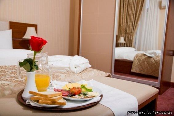 City Palace Hotel Baku Room photo